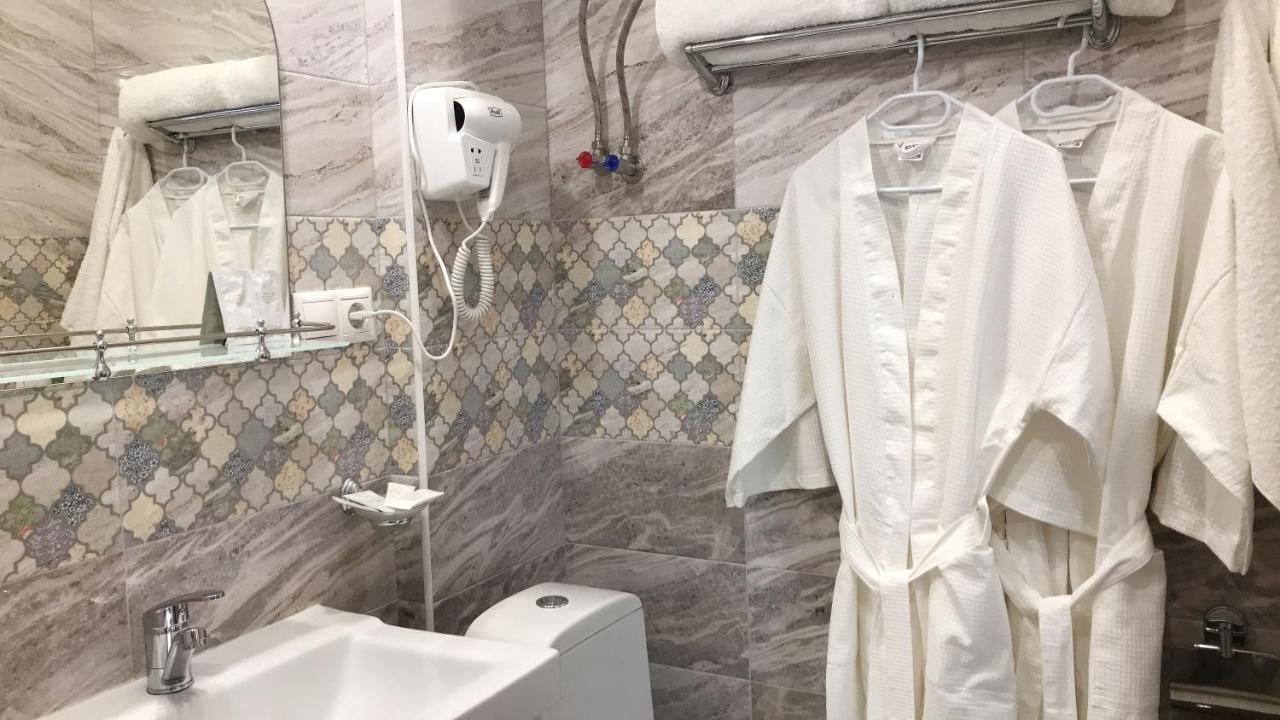 Hotel In Sukhum Szuhumi Kültér fotó