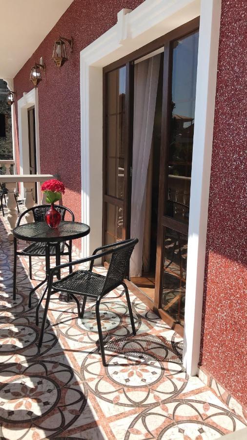 Hotel In Sukhum Szuhumi Kültér fotó