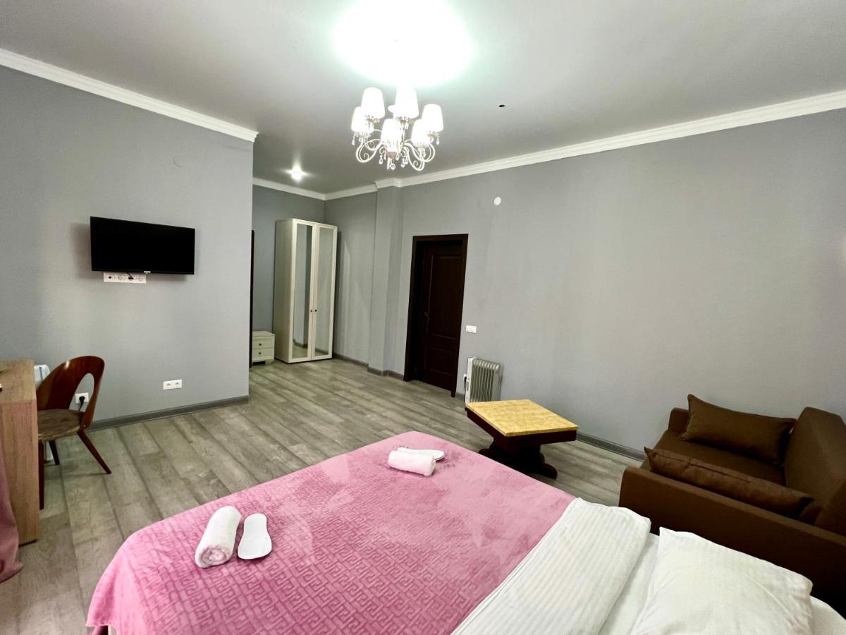 Hotel In Sukhum Szuhumi Kültér fotó