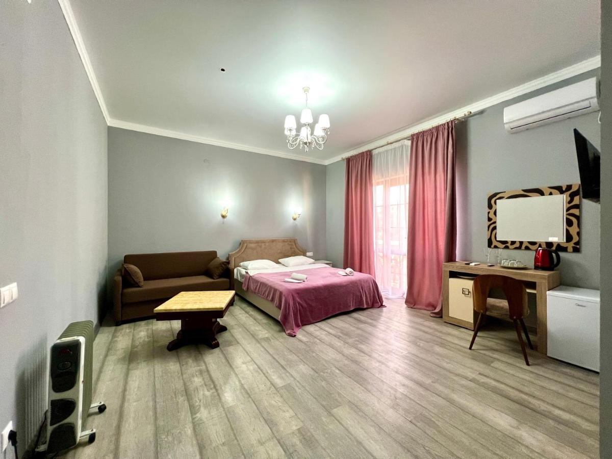 Hotel In Sukhum Szuhumi Kültér fotó