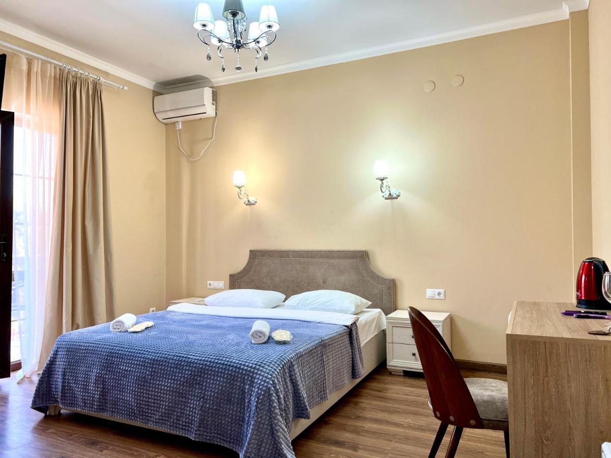 Hotel In Sukhum Szuhumi Kültér fotó