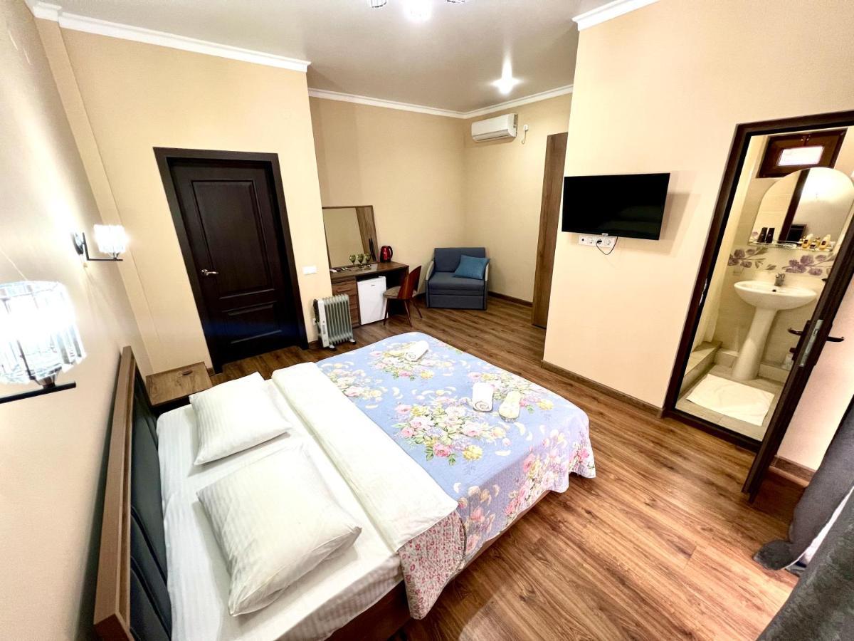 Hotel In Sukhum Szuhumi Kültér fotó